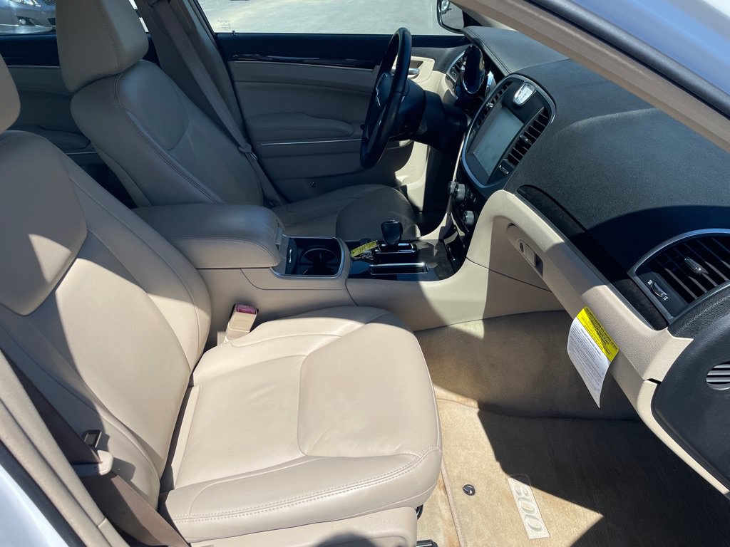 Used 2013 Chrysler 300 RWD image 21