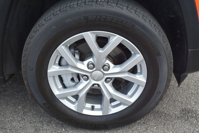 Used 2023 Jeep Grand Cherokee Limited AWD/4WD image 47