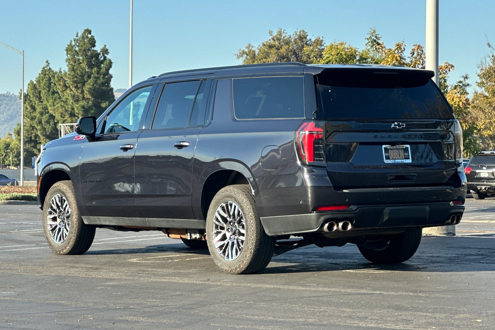 Used 2025 Chevrolet Suburban Z71 AWD/4WD image 6