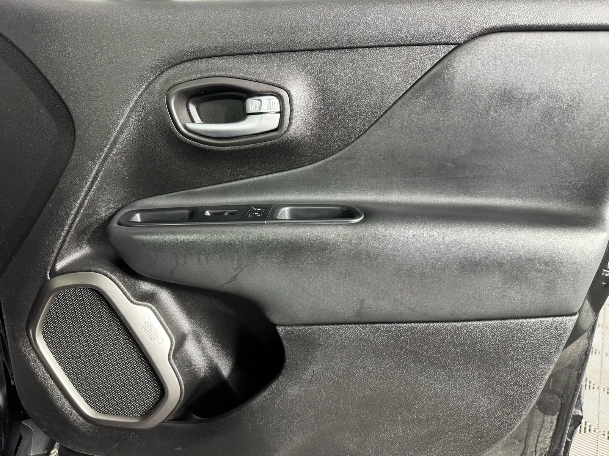 Used 2019 Jeep Renegade Limited w/ UConnect 8.4 Nav Group image 39