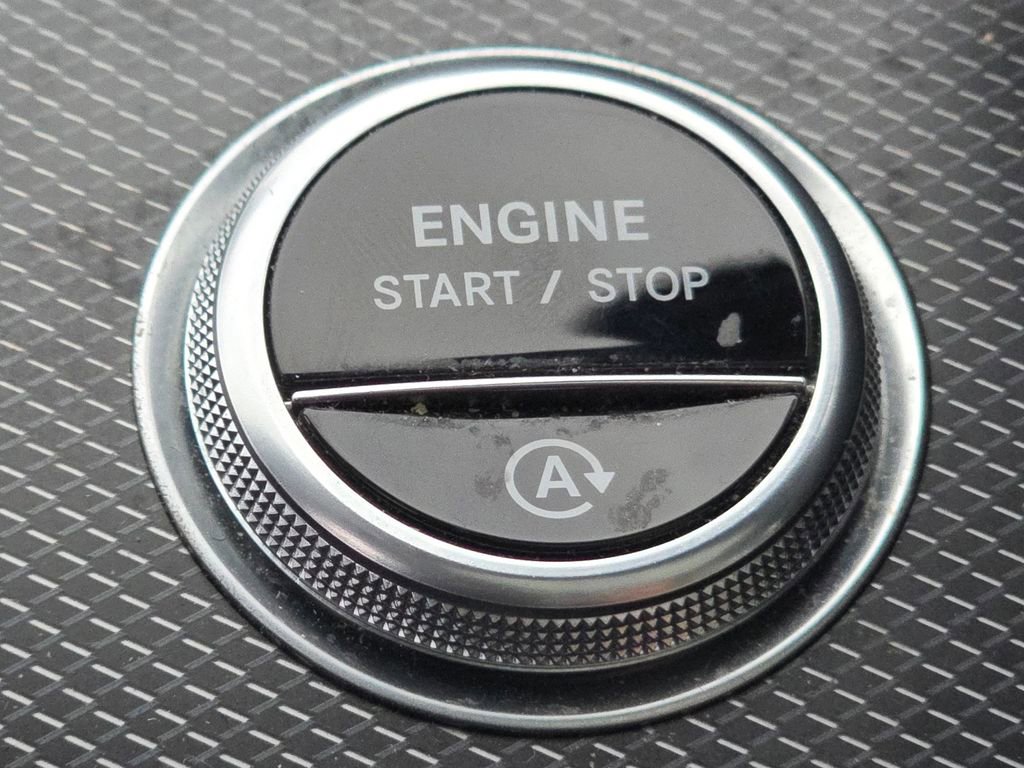 Used 2022 Mercedes-Benz C 300 4MATIC Sedan image 33