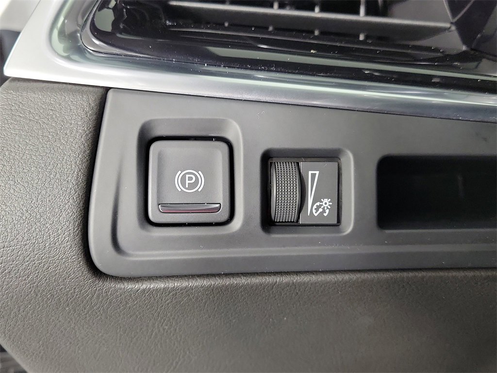 Certified 2023 Cadillac XT6 Premium Luxury image 32