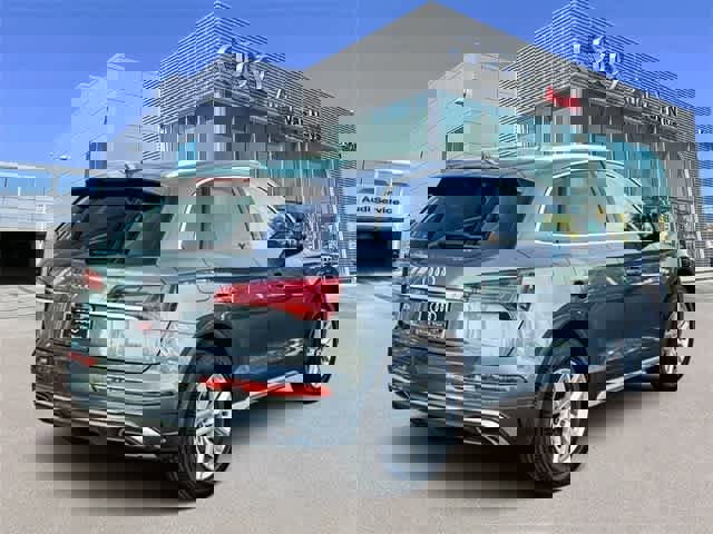 Used 2023 Audi Q5 2.0T Premium w/ Convenience Package image 4