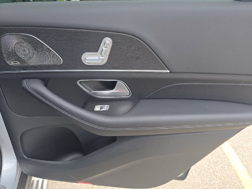 Certified 2026 Mercedes-Benz GLS 450 4MATIC image 24