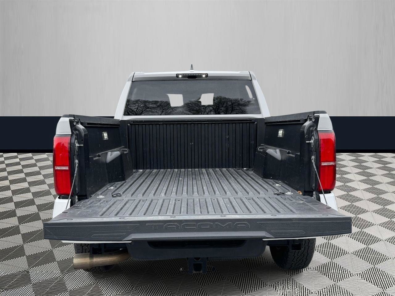 Used 2024 Toyota Tacoma TRD Off-Road AWD/4WD image 7