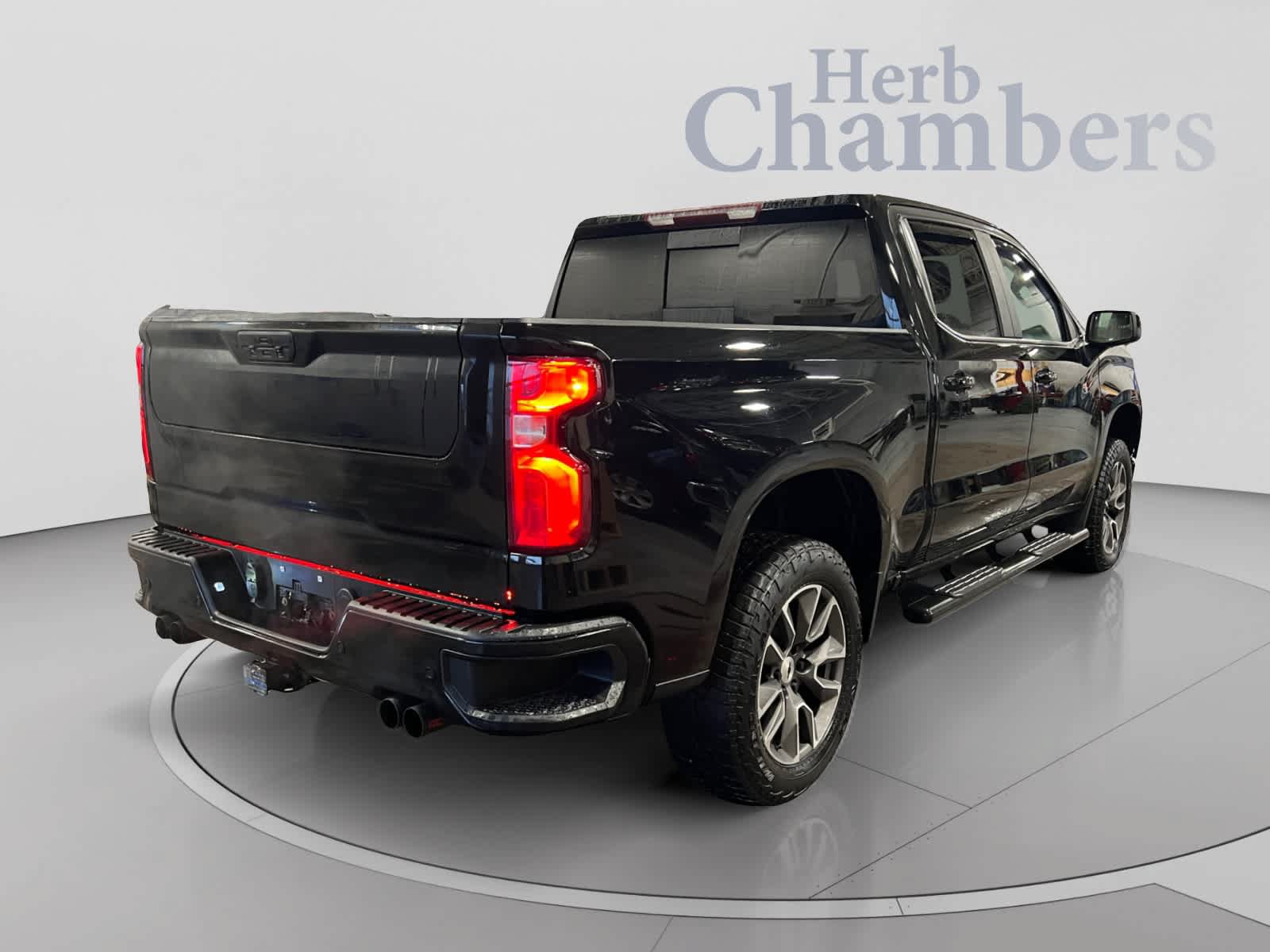 Used 2021 Chevrolet Silverado 1500 RST w/ Convenience Package II AWD/4WD image 3