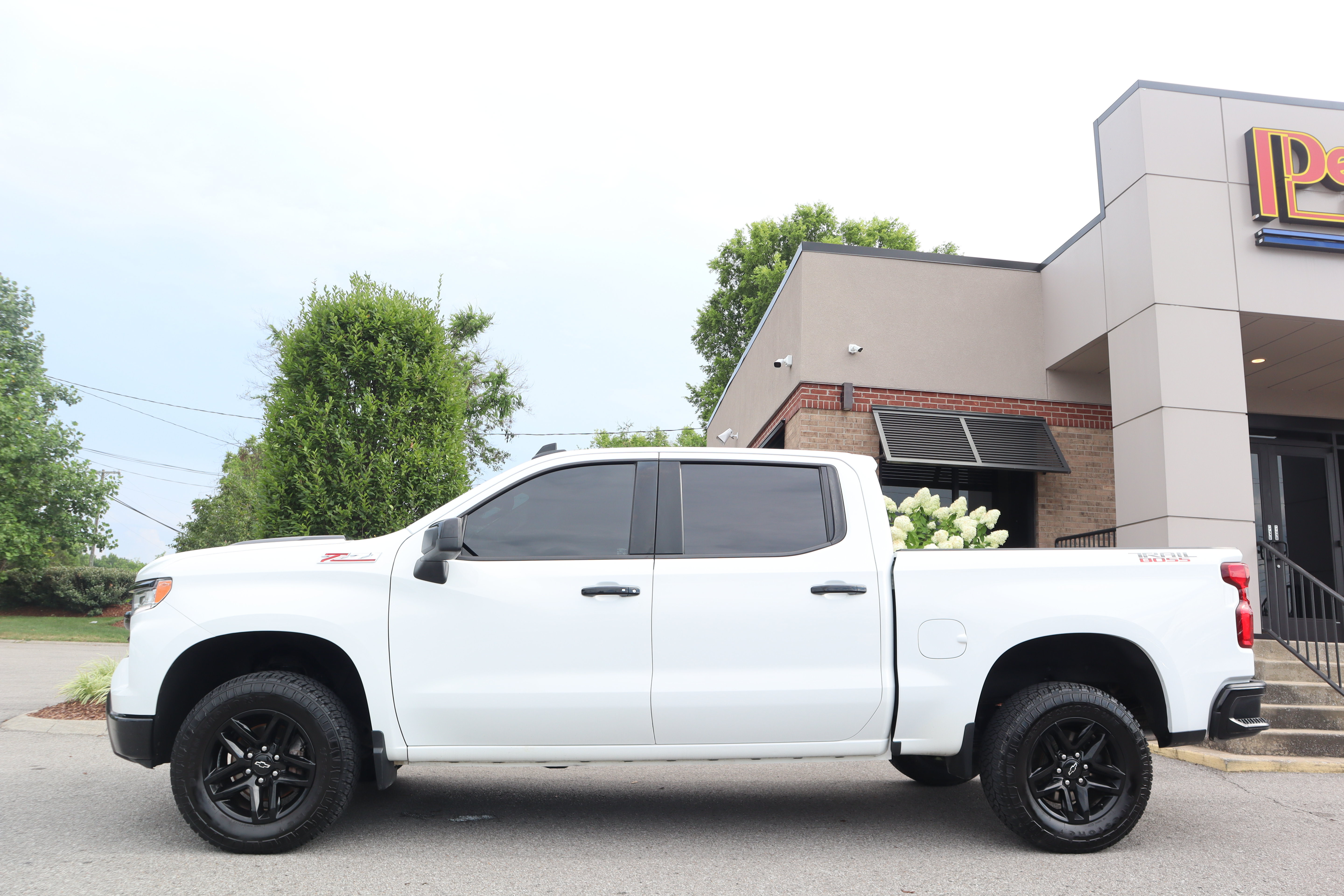 Used 2022 Chevrolet Silverado 1500 LT Trail Boss w/ Convenience Package II AWD/4WD image 10