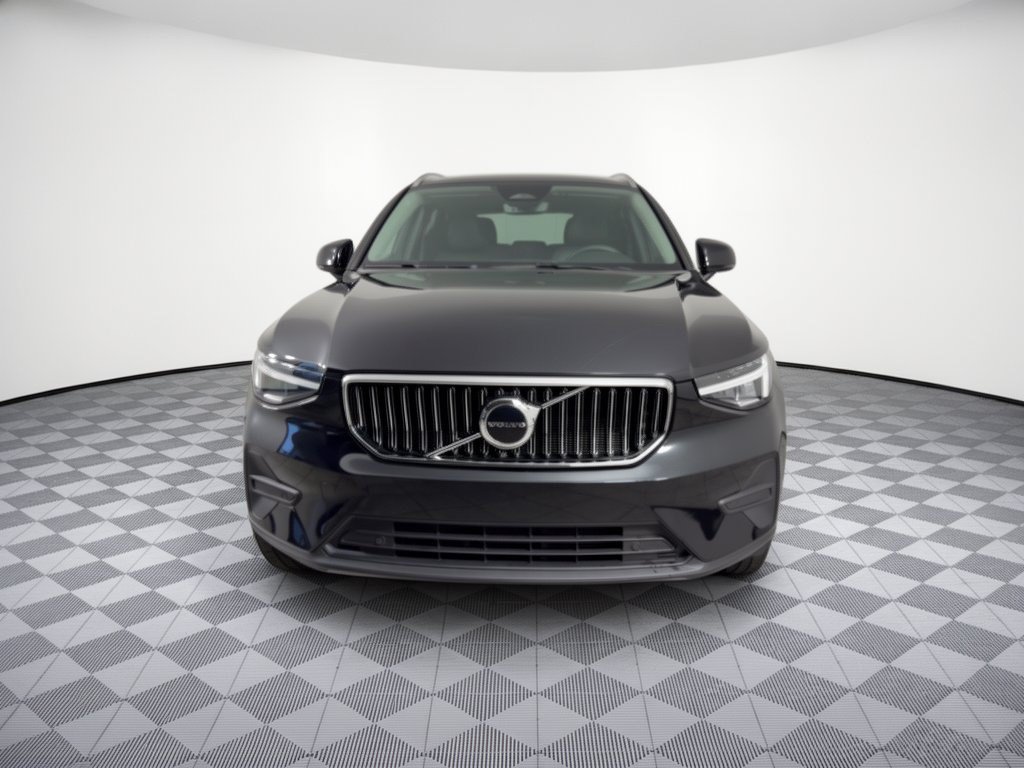 Used 2025 Volvo XC40 B5 Core w/ Protection Package Premier AWD/4WD image 6