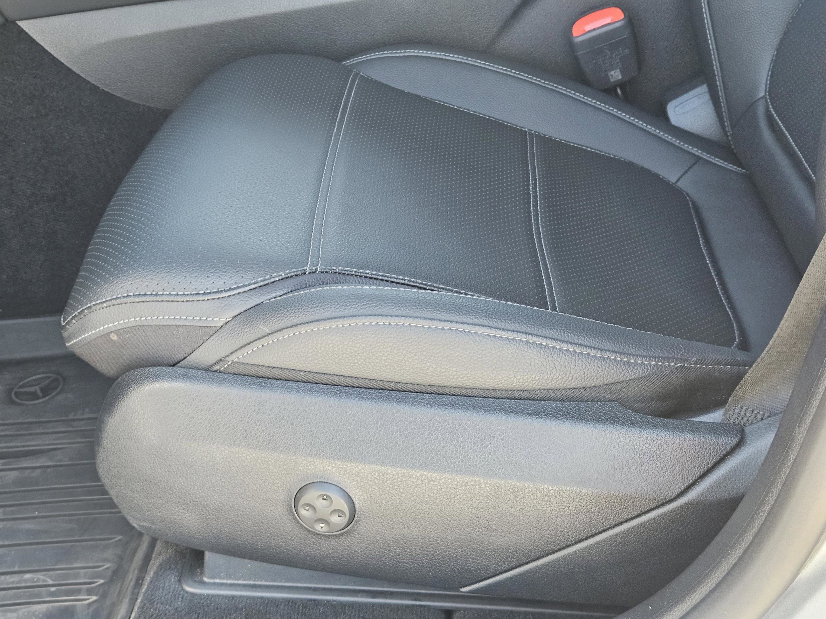 Certified 2025 Mercedes-Benz GLC 300 image 21