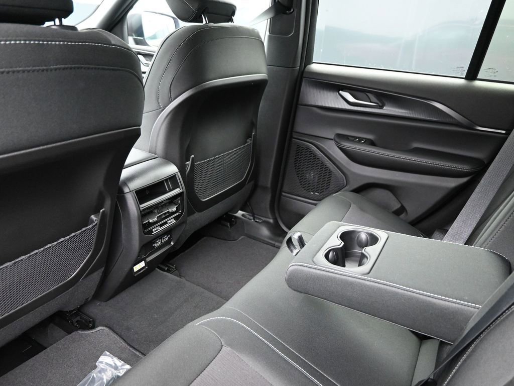 New 2026 Jeep Grand Cherokee Laredo X AWD/4WD image 22