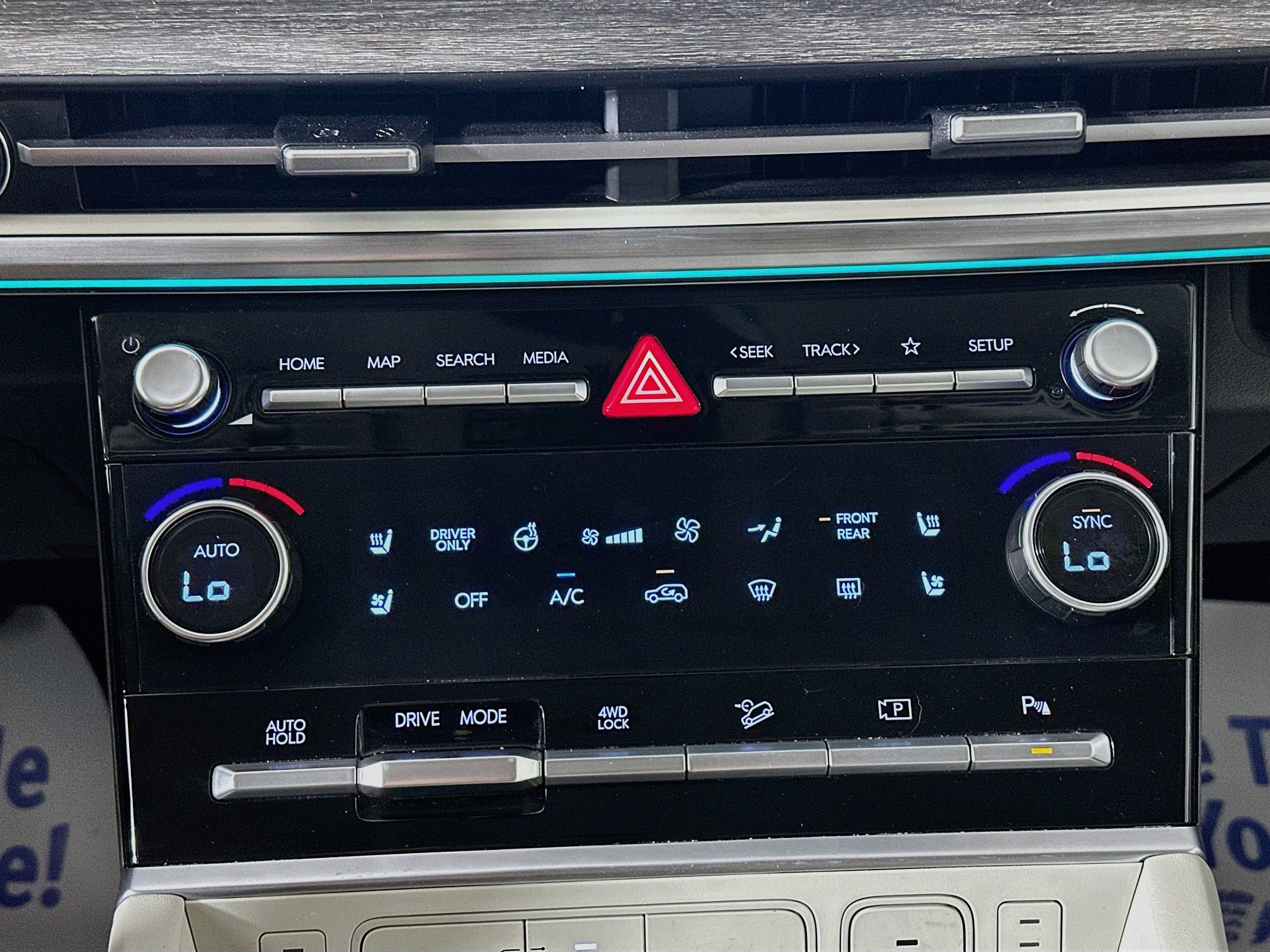 Certified 2025 Hyundai Santa Fe Calligraphy AWD/4WD image 16