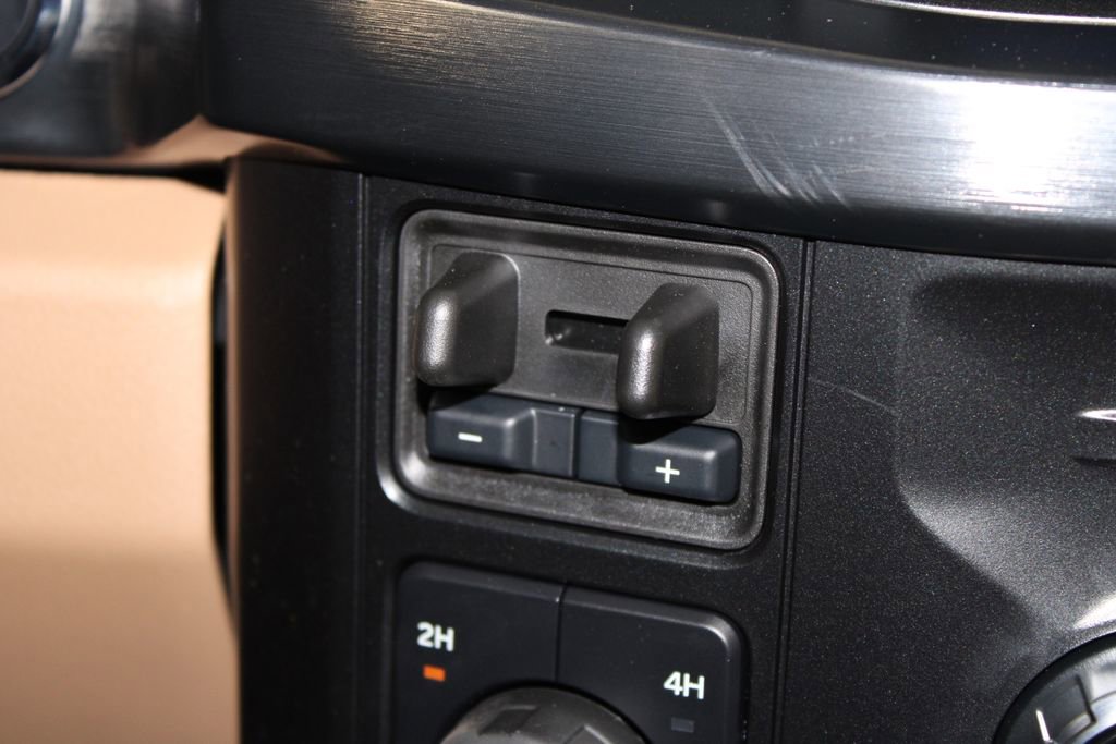 New 2026 Ford F250 Lariat w/ Chrome Package image 47