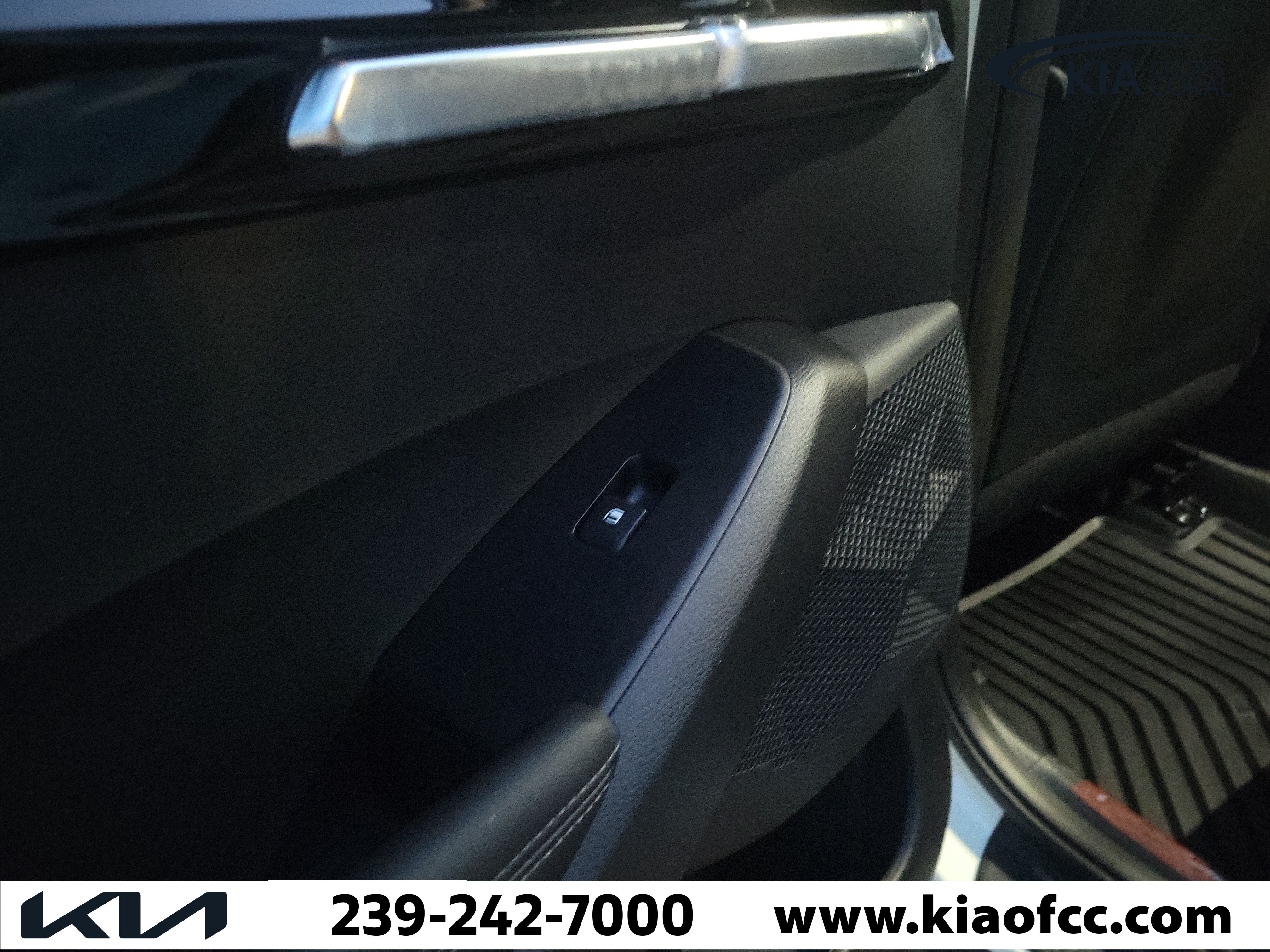 New 2026 Kia Seltos S FWD image 13
