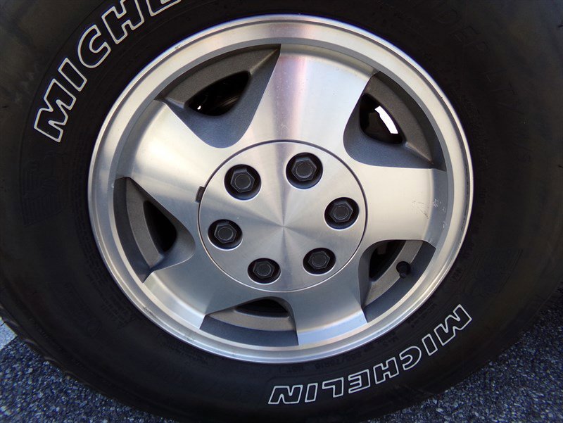 Used 1994 Chevrolet Suburban K1500 4WD image 30