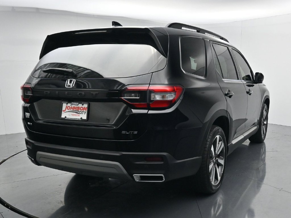 Used 2023 Honda Pilot Elite image 6