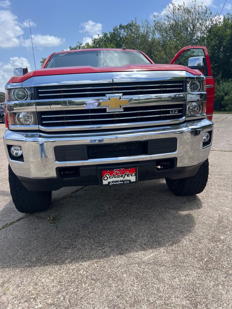 Used 2019 Chevrolet Silverado 2500 LTZ AWD/4WD image 2