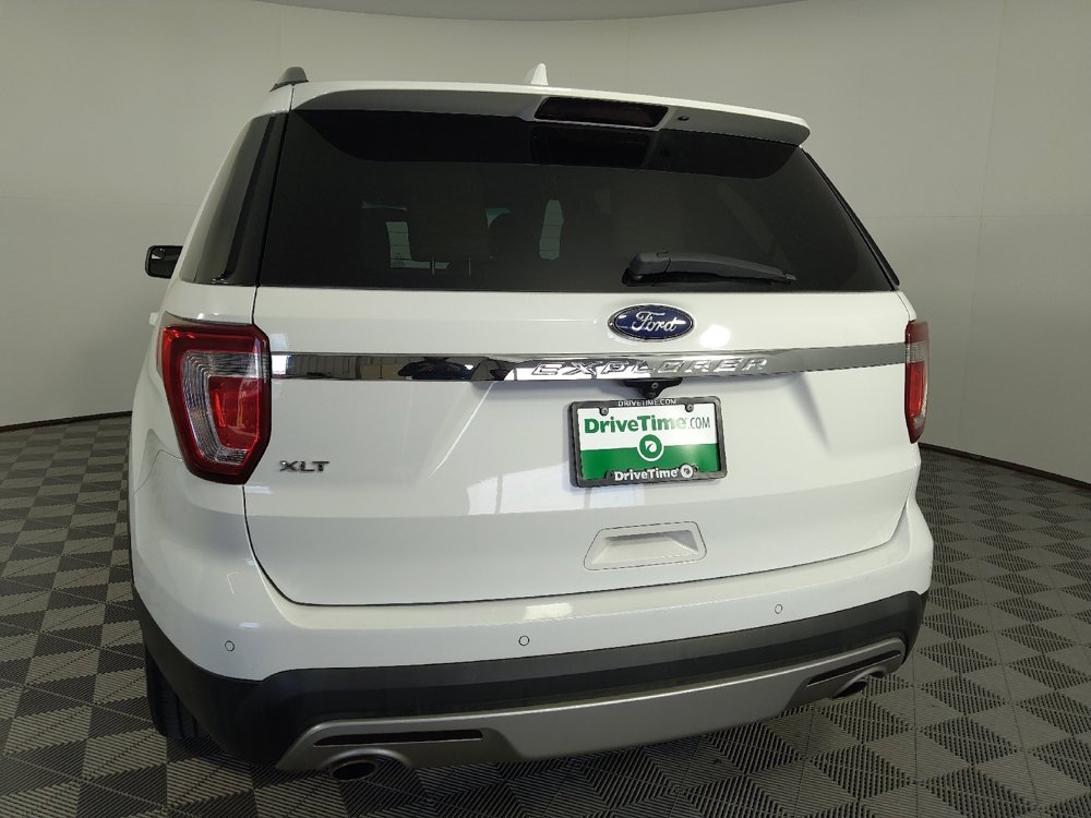 Used 2017 Ford Explorer XLT FWD image 6