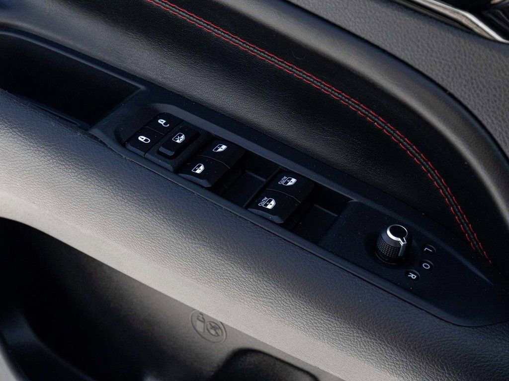 Used 2025 Jeep Compass Trailhawk image 12