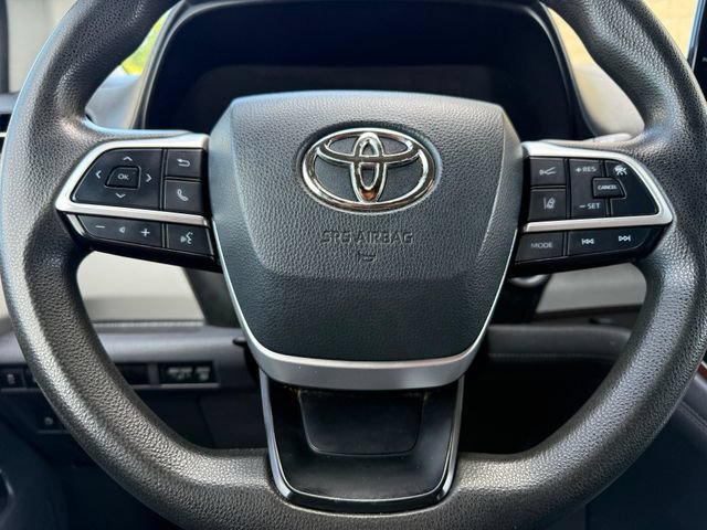 Used 2021 Toyota Sienna LE FWD image 12