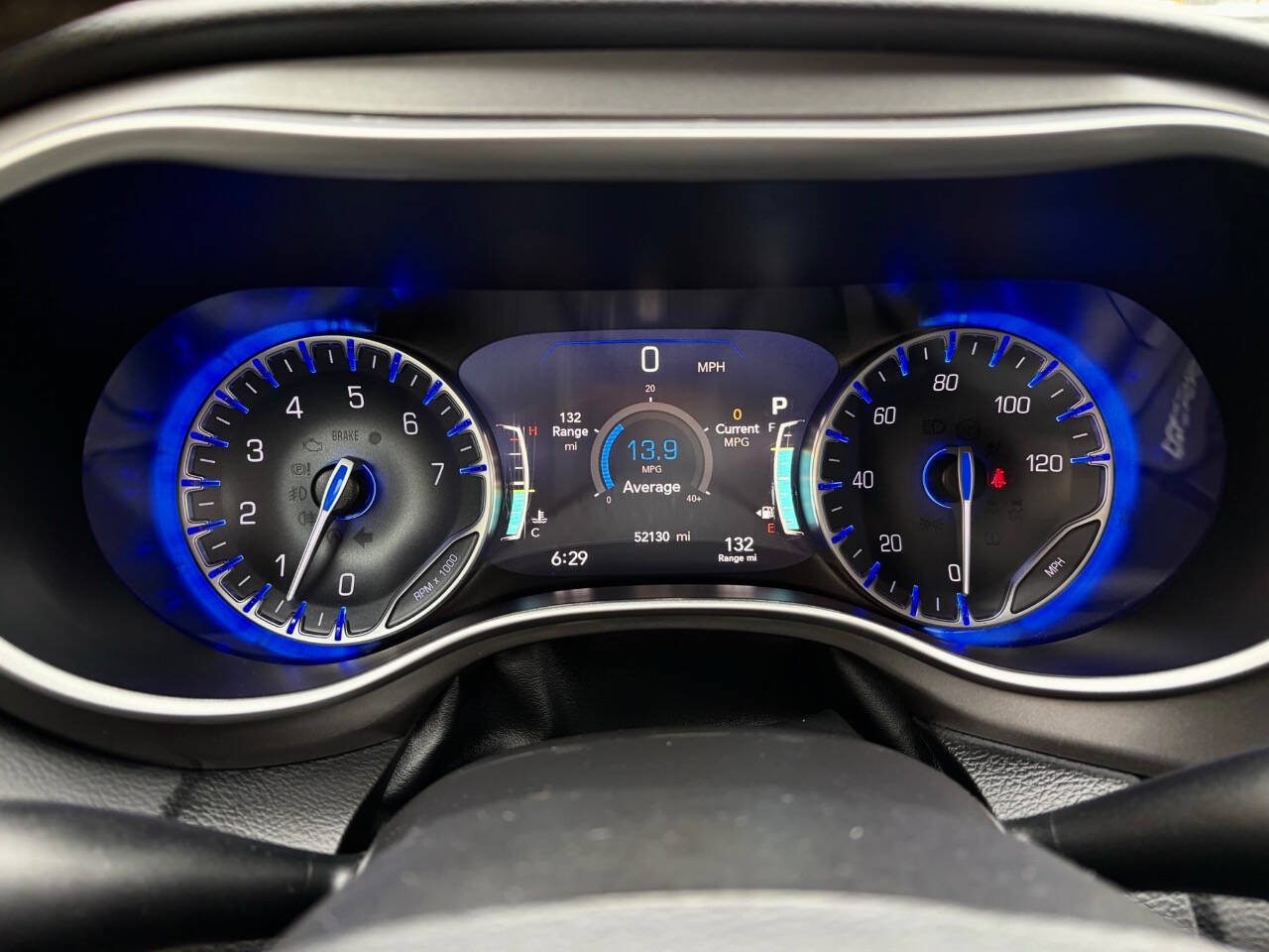 Used 2024 Chrysler Pacifica Touring-L FWD image 18