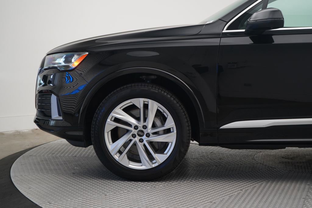 Used 2023 Audi Q7 2.0T Premium w/ Convenience Package image 2