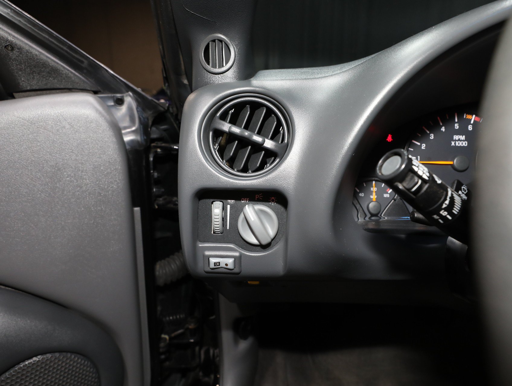 Used 1999 Pontiac Firebird Trans Am RWD image 65