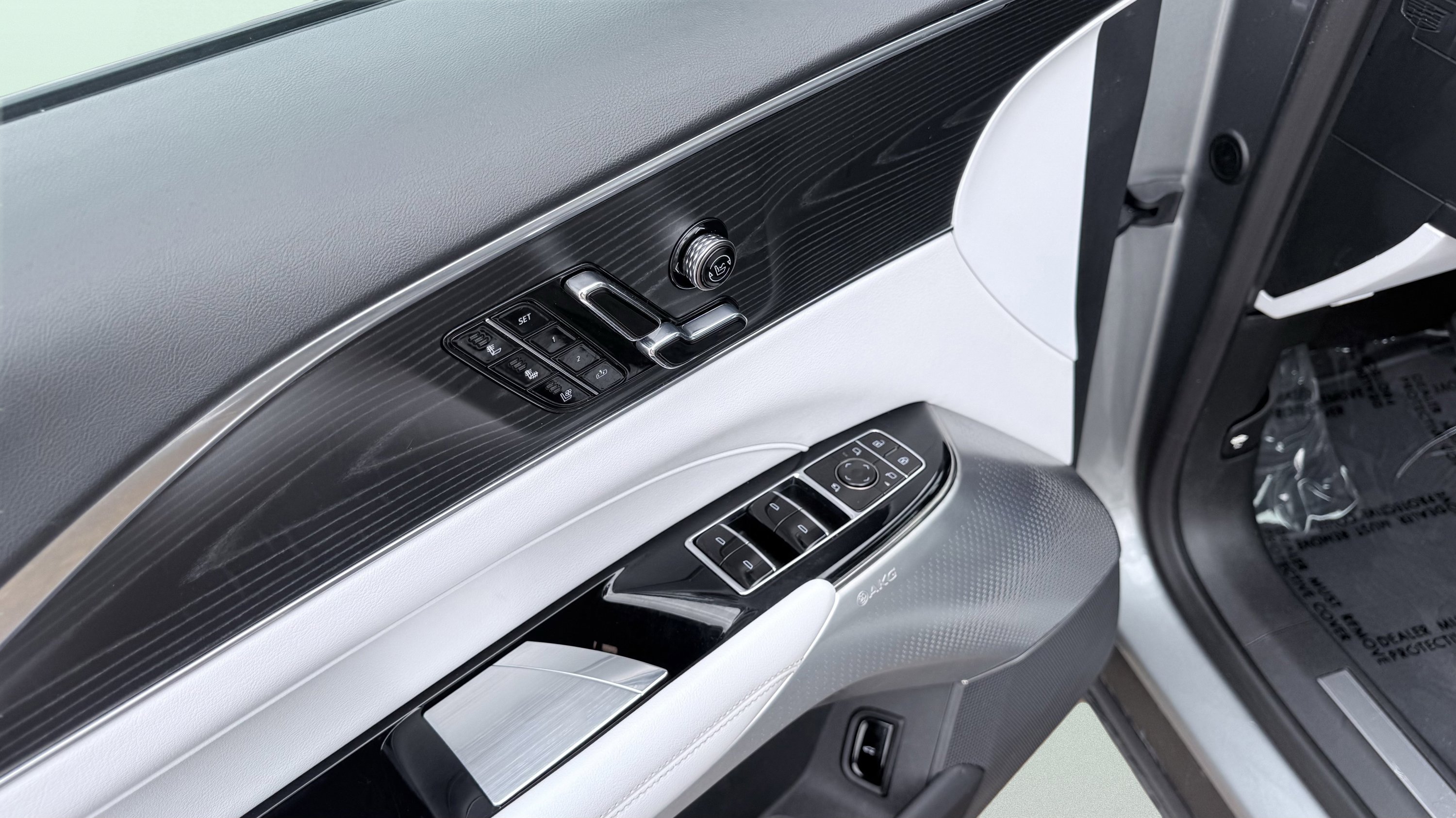 Used 2024 Cadillac Lyriq Luxury image 22