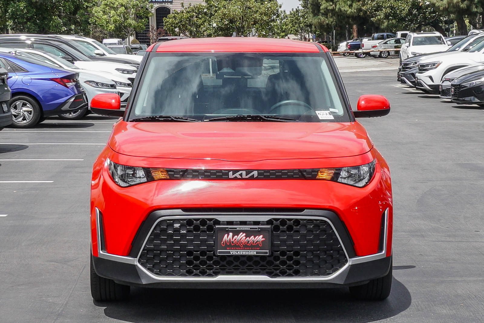 Used 2024 Kia Soul LX w/ Option Group 015 FWD image 2
