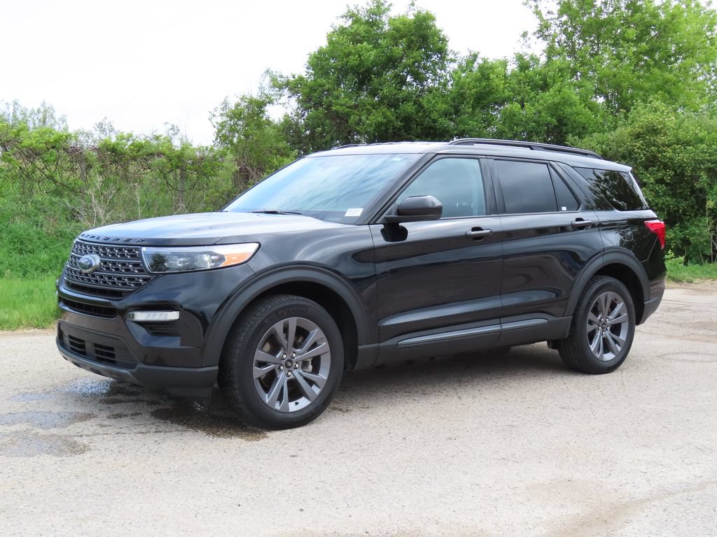 Used 2023 Ford Explorer XLT w/ Equipment Group 202A AWD/4WD image 20