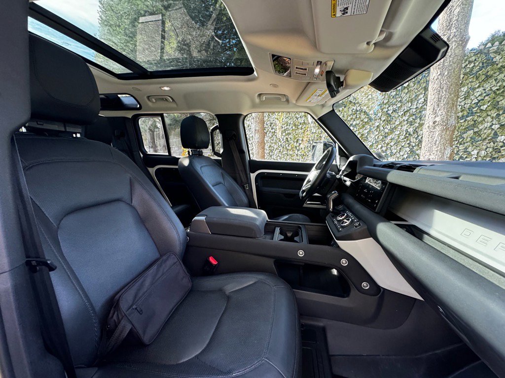 Used 2023 Land Rover Defender 110 S image 23