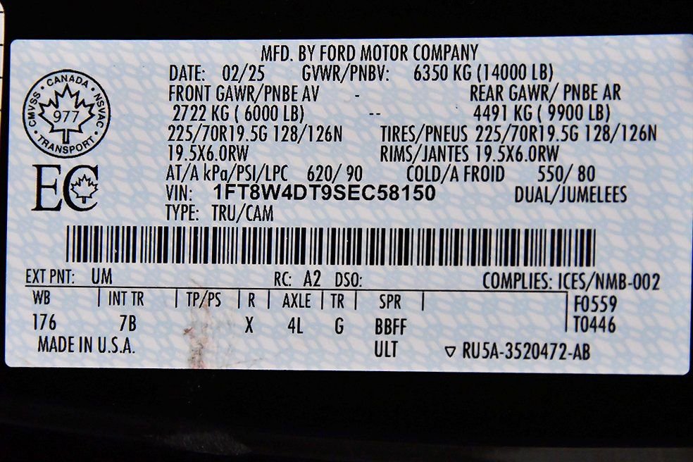 Used 2025 Ford F450 Platinum w/ FX4 Off-Road Package image 16