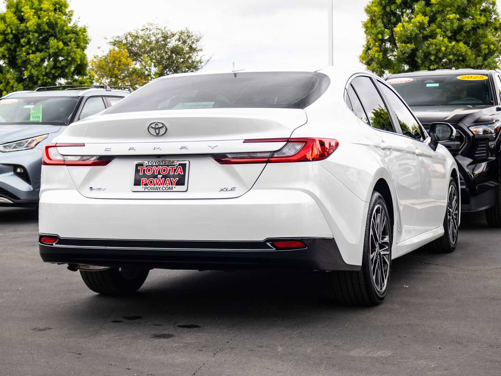 Used 2026 Toyota Camry XLE FWD image 10