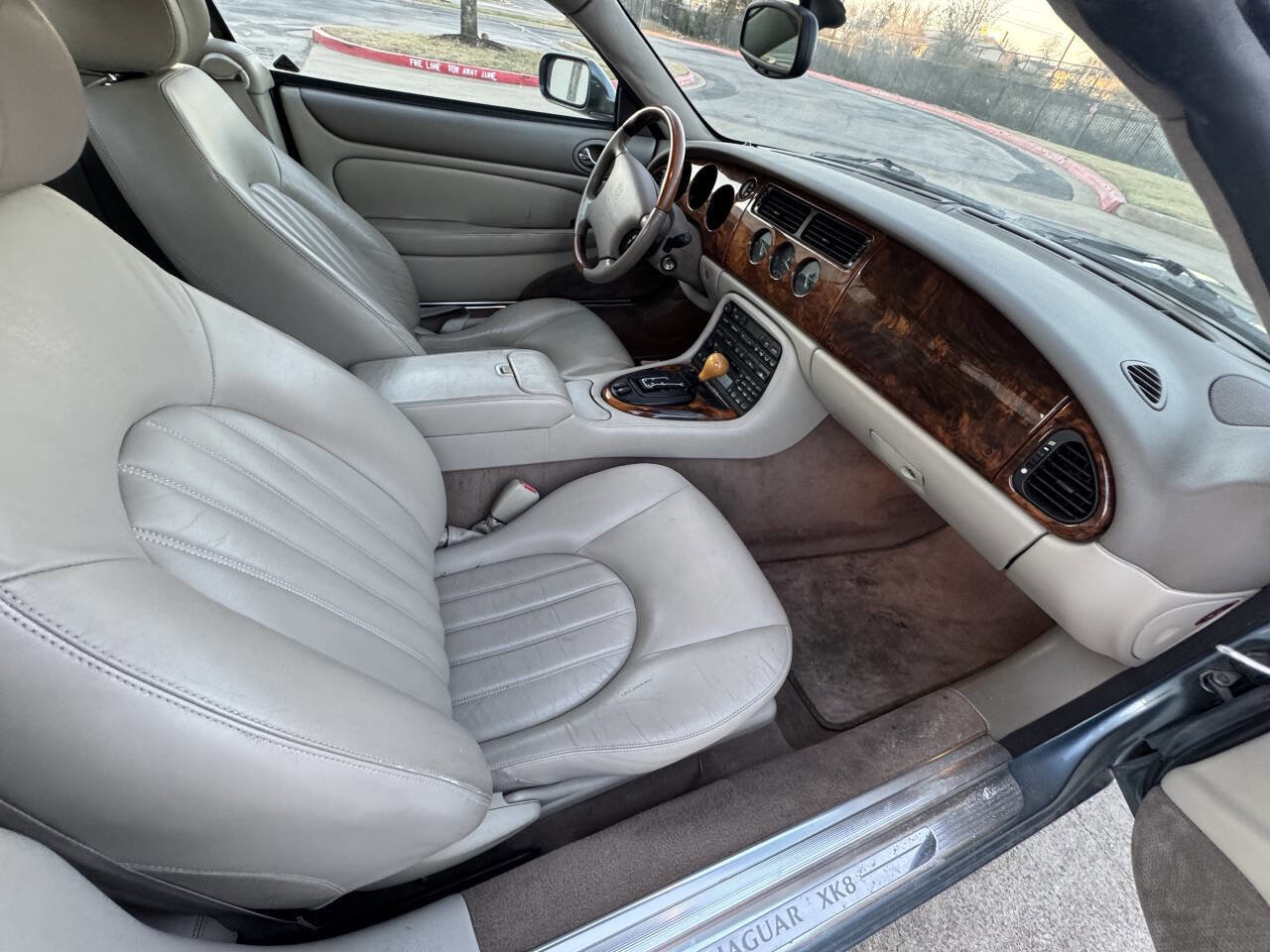 Used 2002 Jaguar XK8 Convertible image 11