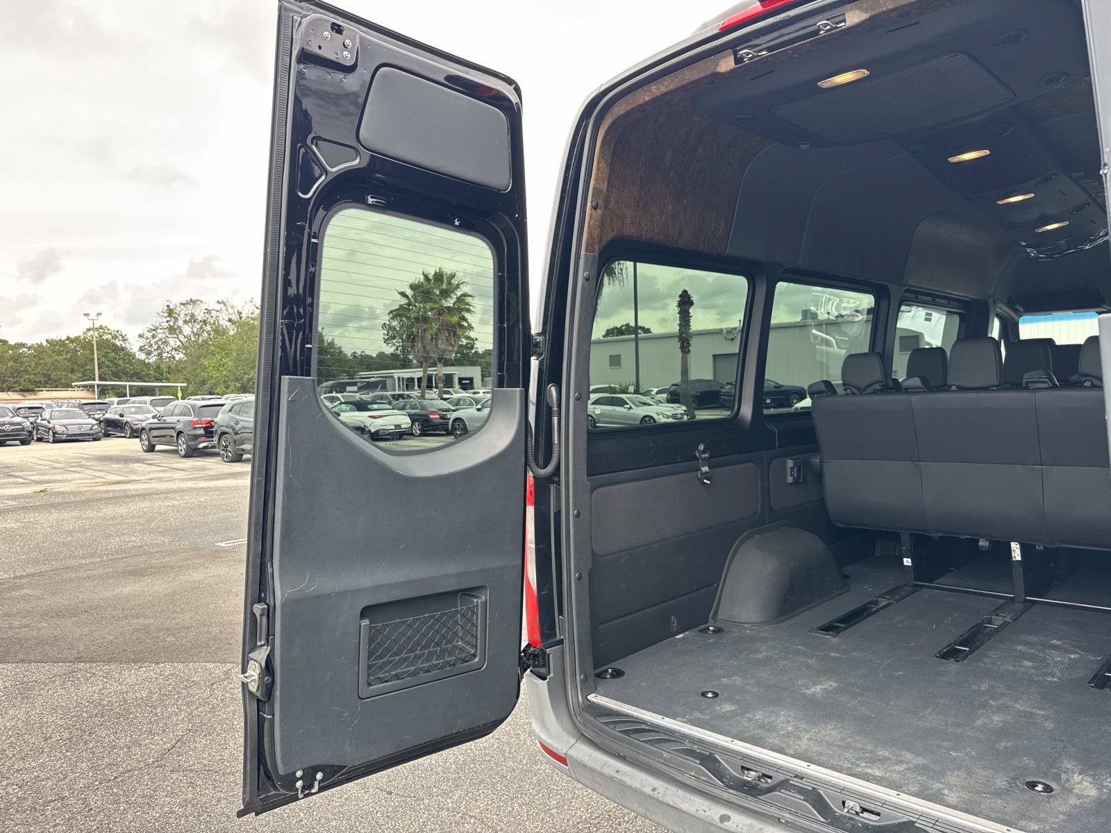 Used 2020 Mercedes-Benz Sprinter 2500 image 16