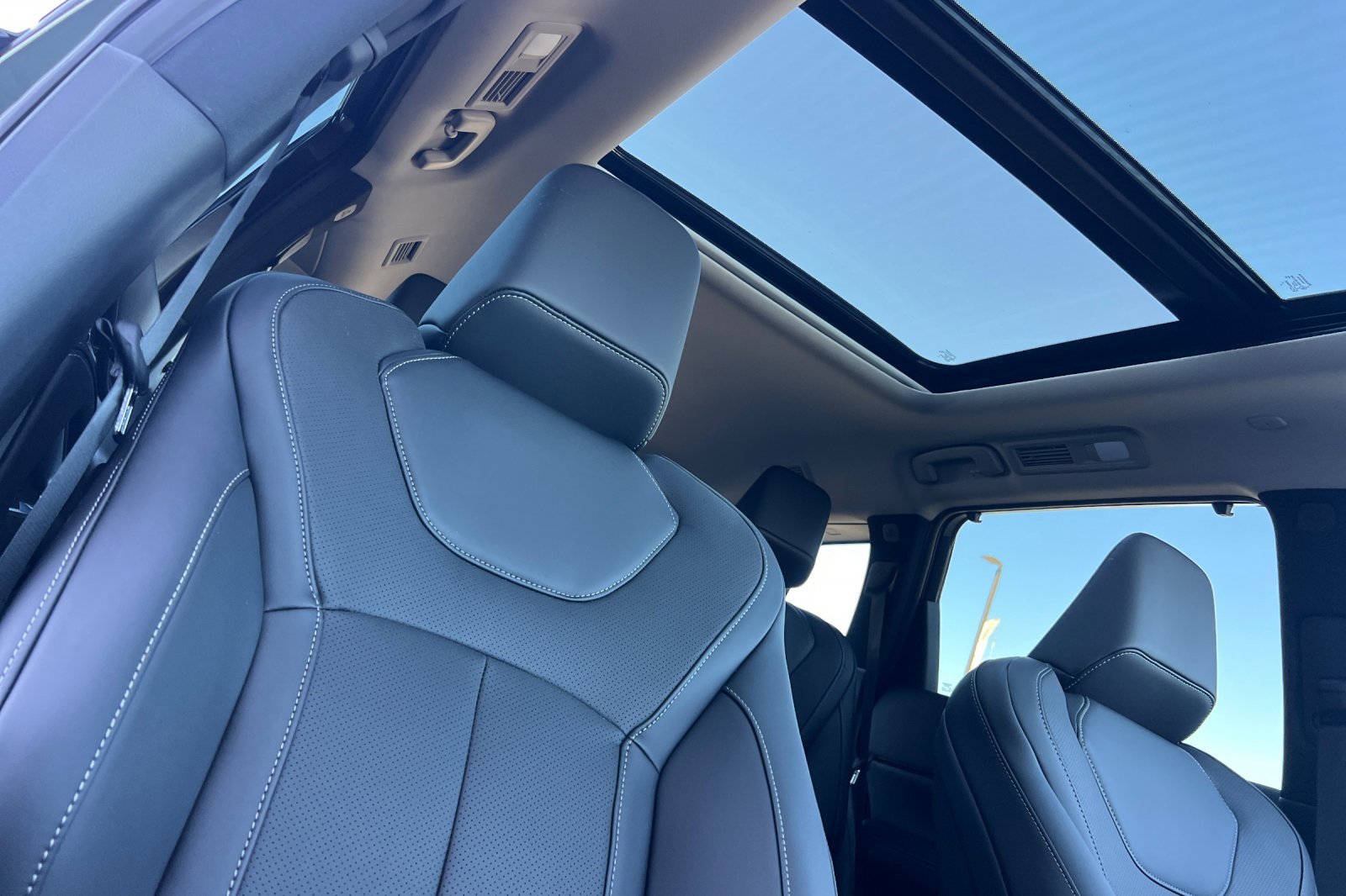 New 2026 INFINITI QX60 Luxe w/ Cargo Package image 18