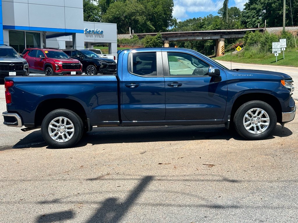Used 2023 Chevrolet Silverado 1500 LT w/ Convenience Package II RWD image 2