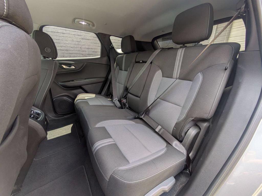 Used 2025 Chevrolet Blazer LT FWD image 27