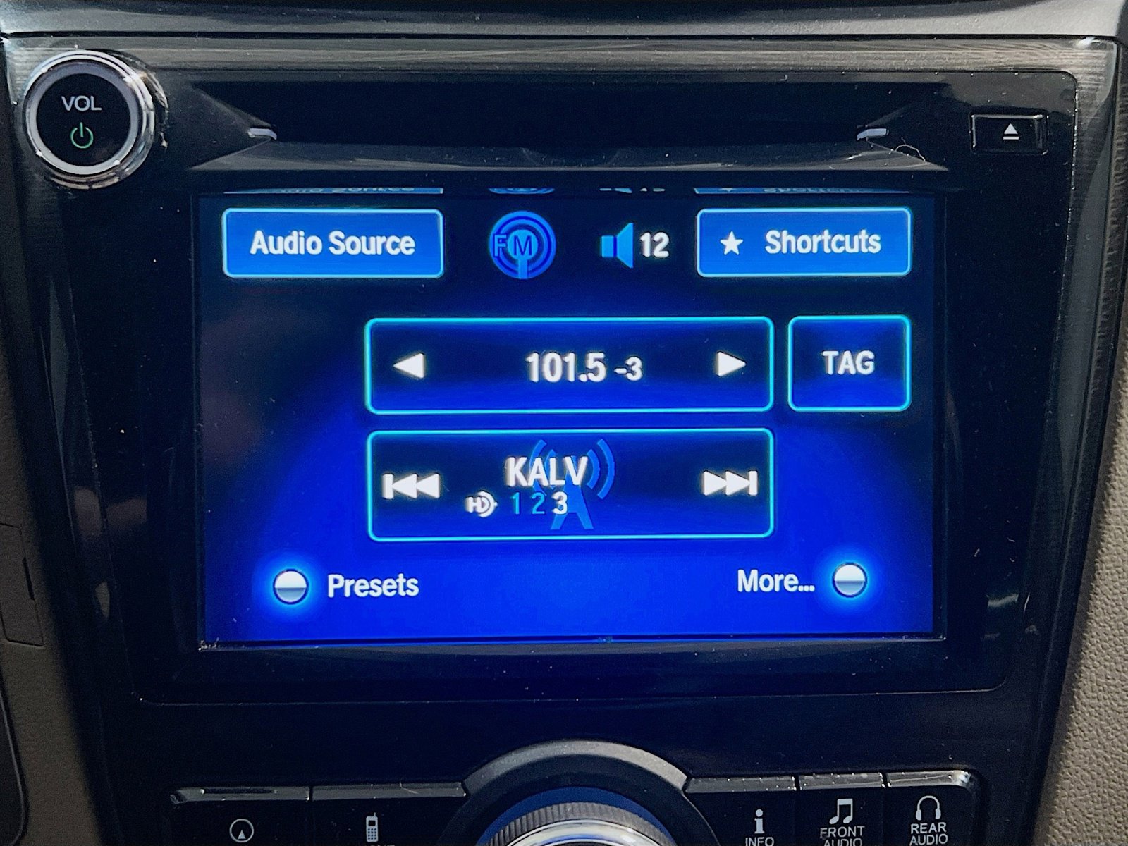 Used 2016 Honda Odyssey Touring Elite image 11