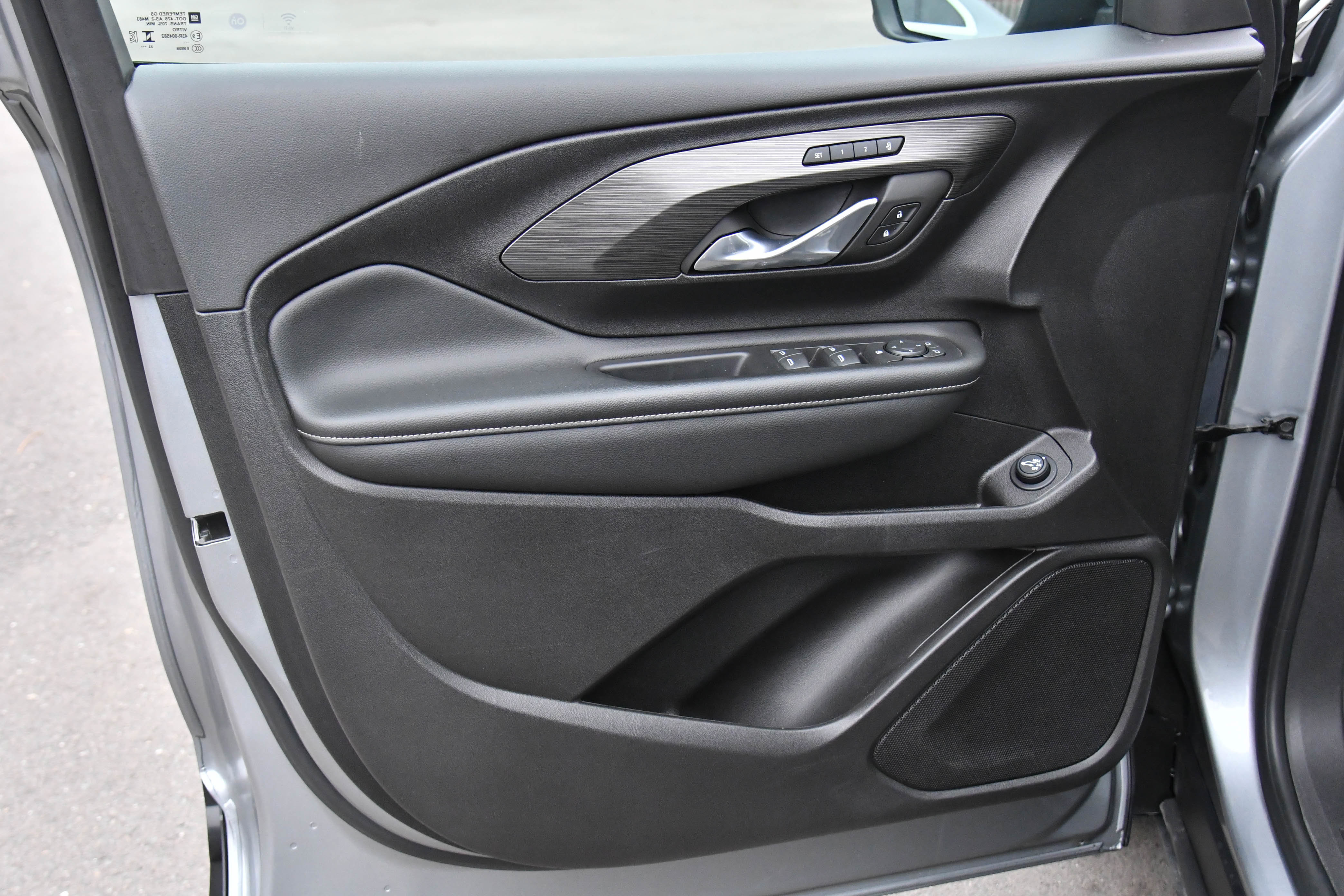 Used 2024 GMC Terrain SLT image 14