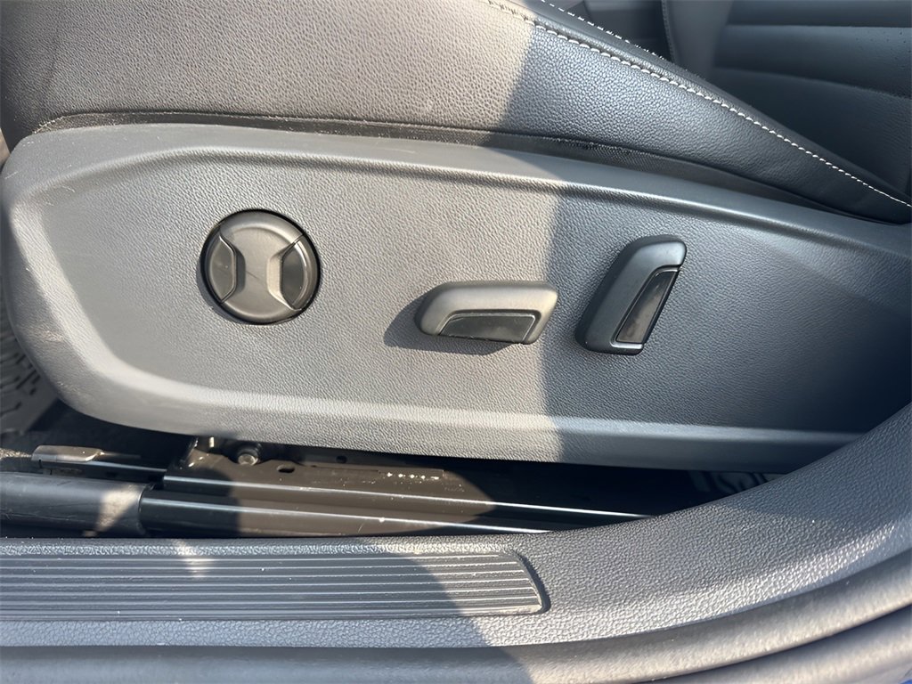 Used 2024 Volkswagen Jetta SE image 10