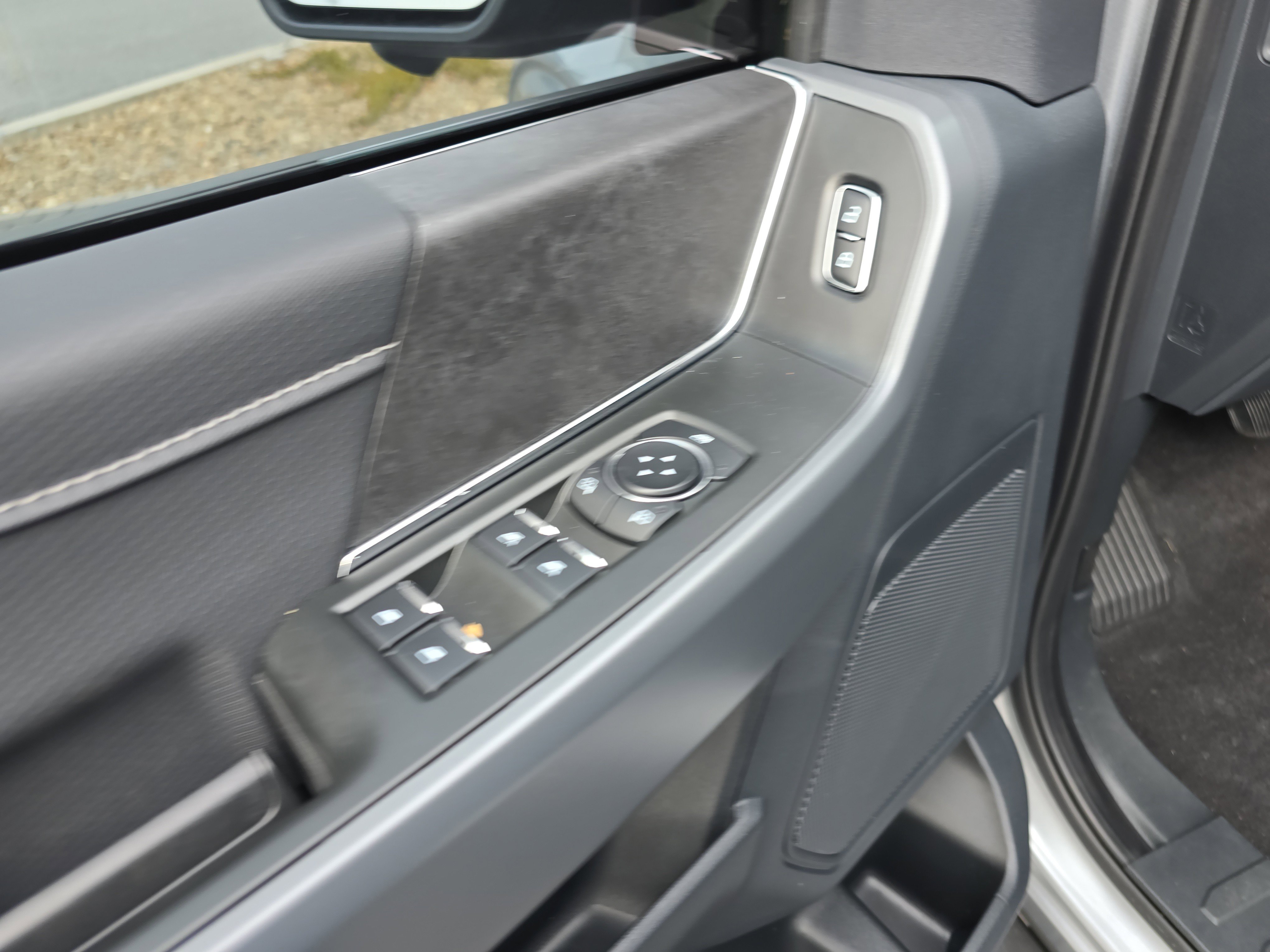 Used 2025 Ford F150 XLT w/ Equipment Group 302A MID image 20