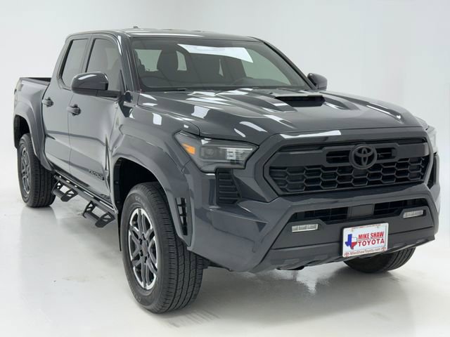 Used 2024 Toyota Tacoma TRD Sport AWD/4WD image 2