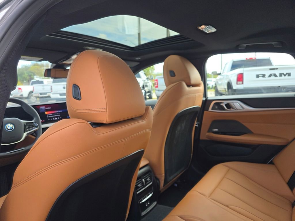 Used 2025 BMW i4 eDrive40 w/ Premium Package image 18