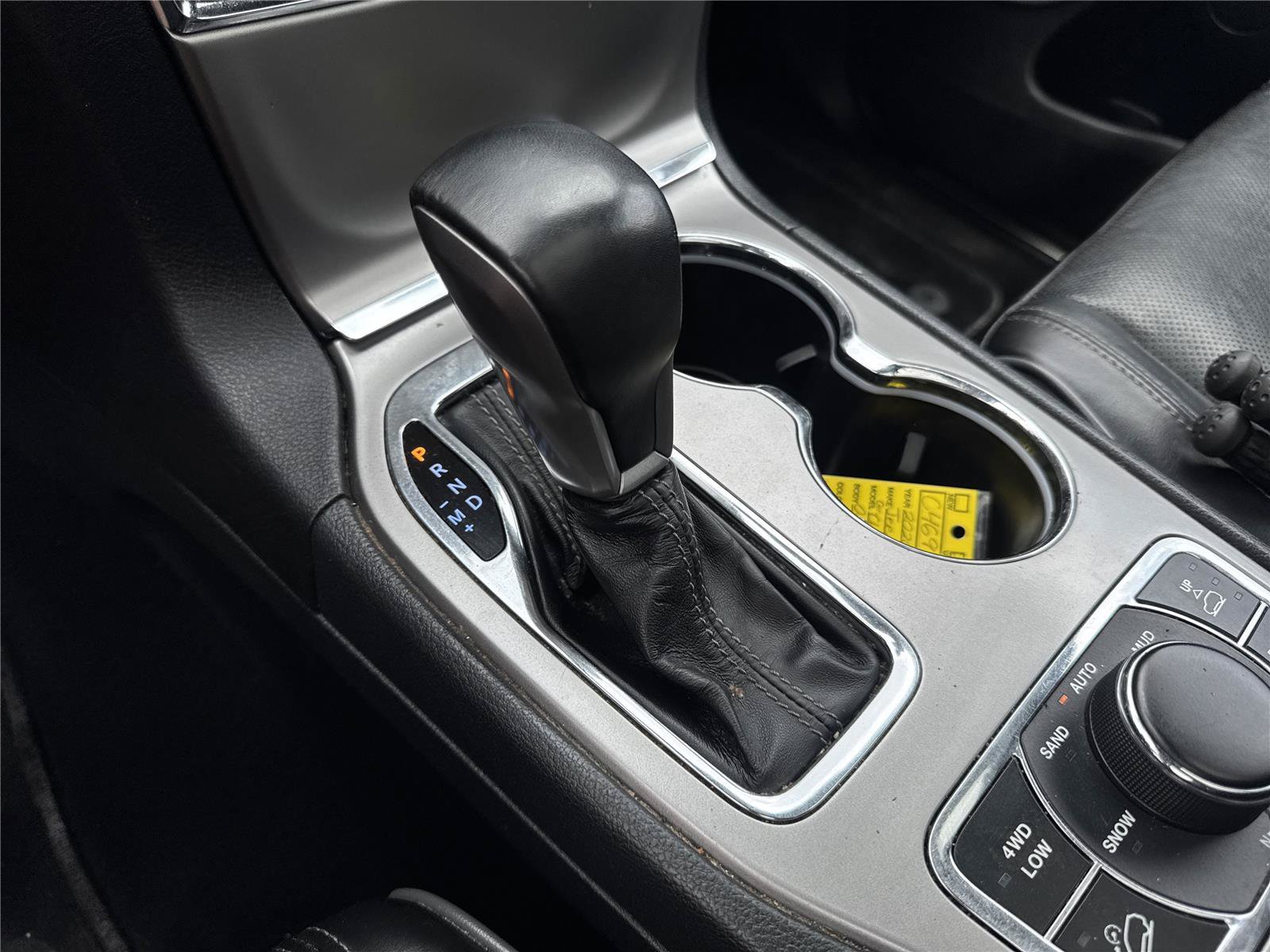 Used 2020 Jeep Grand Cherokee Overland AWD/4WD image 24