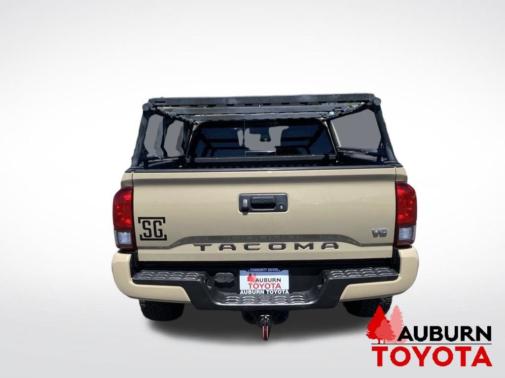 Used 2018 Toyota Tacoma TRD Sport AWD/4WD image 6