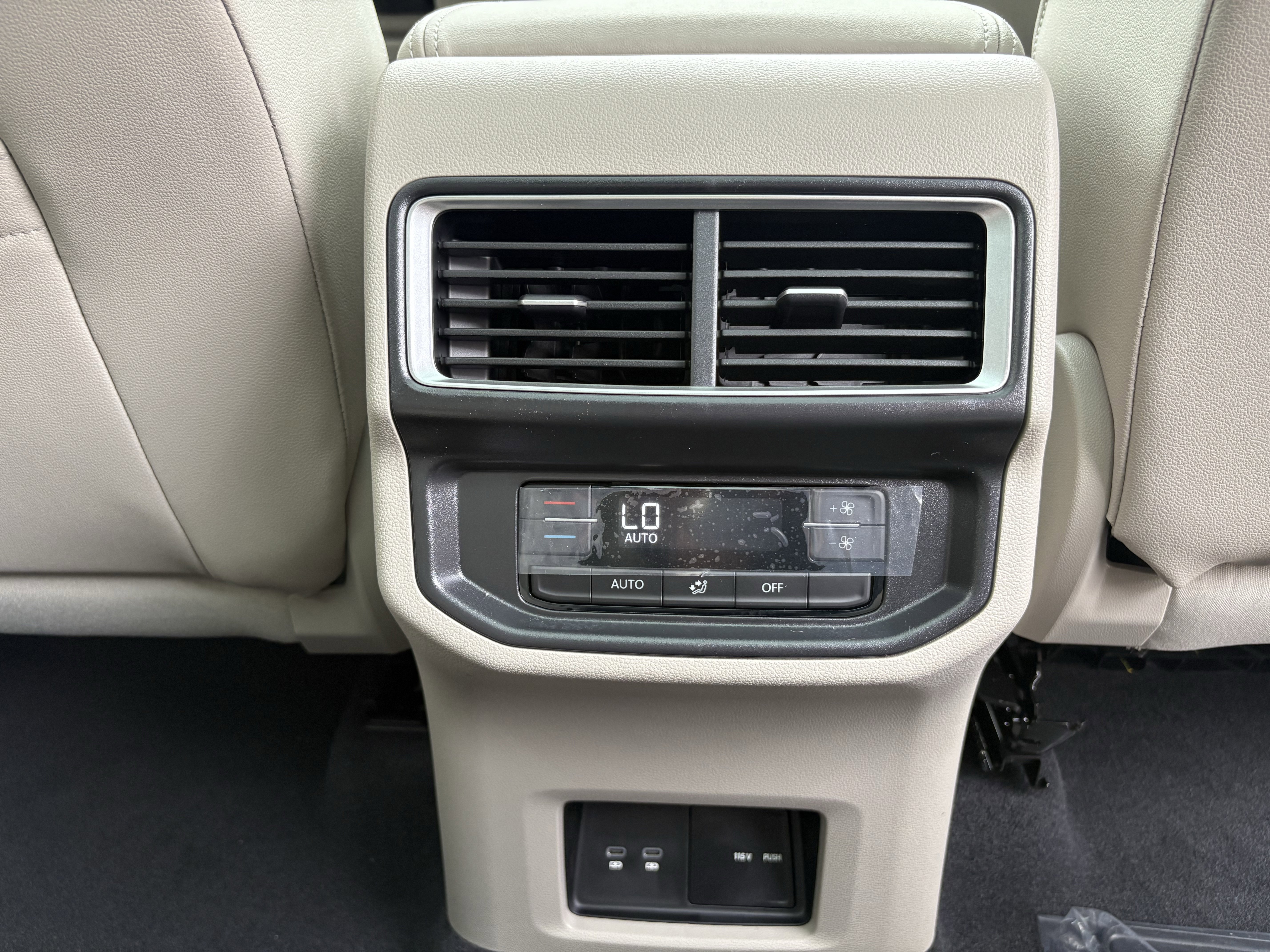 New 2026 Volkswagen Atlas SE image 27