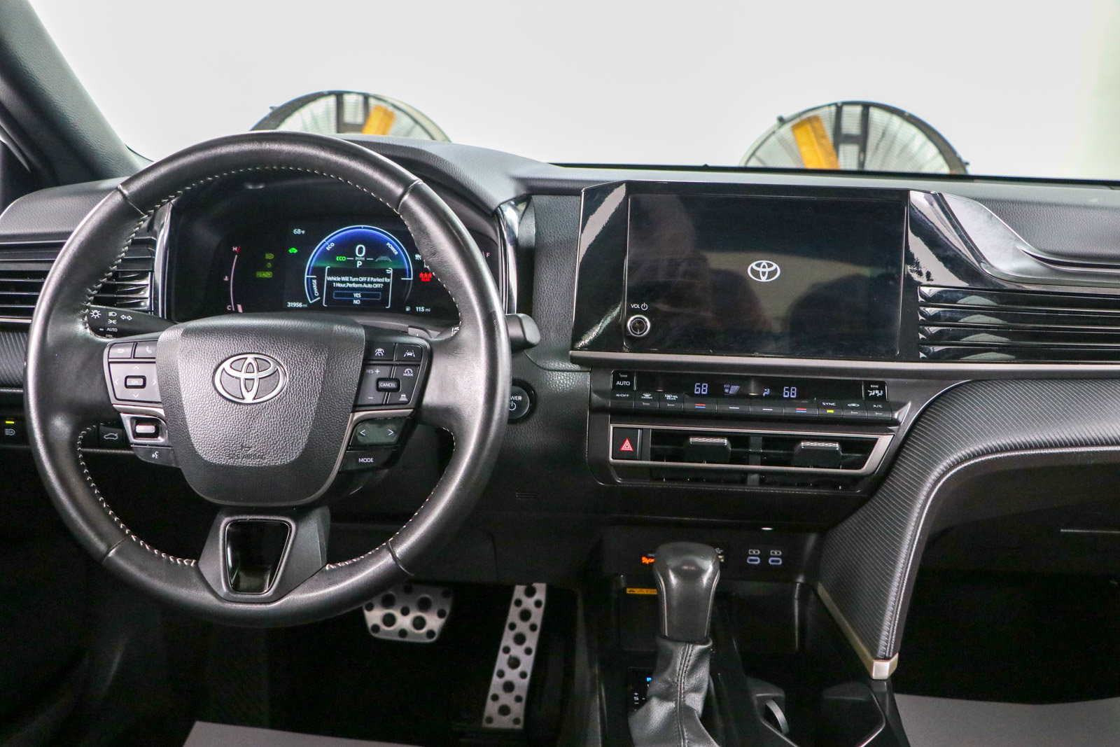 Used 2025 Toyota Camry SE FWD image 17