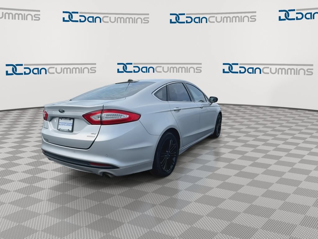 Used 2016 Ford Fusion SE w/ Equipment Group 202A FWD image 8