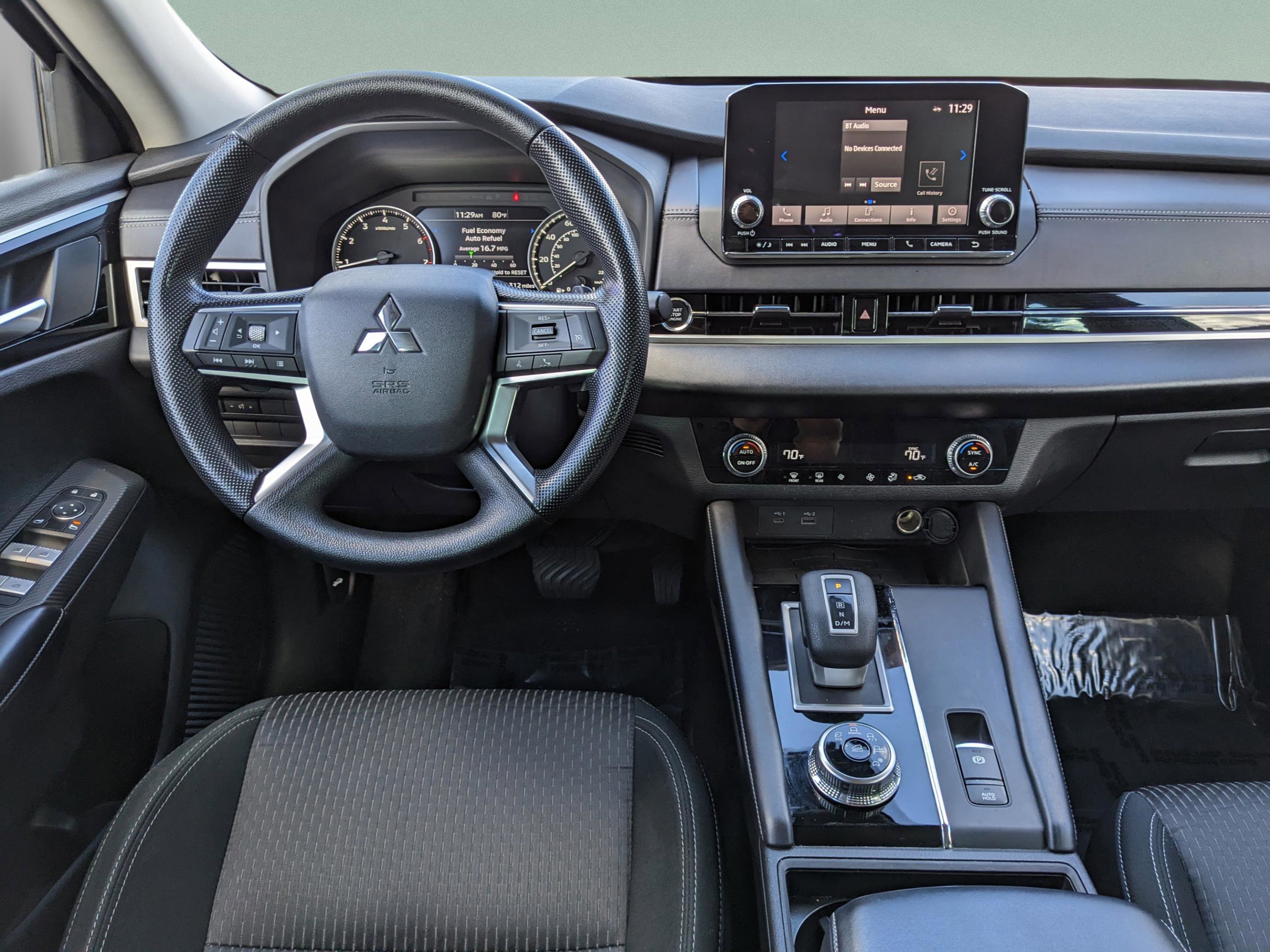 Used 2023 Mitsubishi Outlander ES image 12