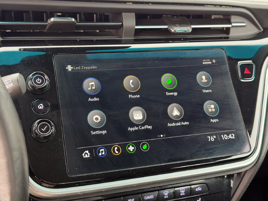 Used 2023 Chevrolet Bolt LT w/ Infotainment Package FWD image 27